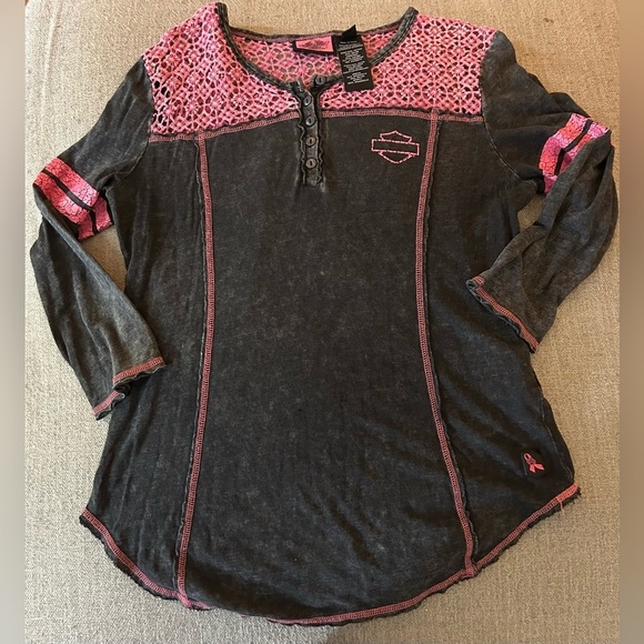 Harley-Davidson Black and Pink Graphic 3/4 Sleeve Blouse - Picture 6 of 6